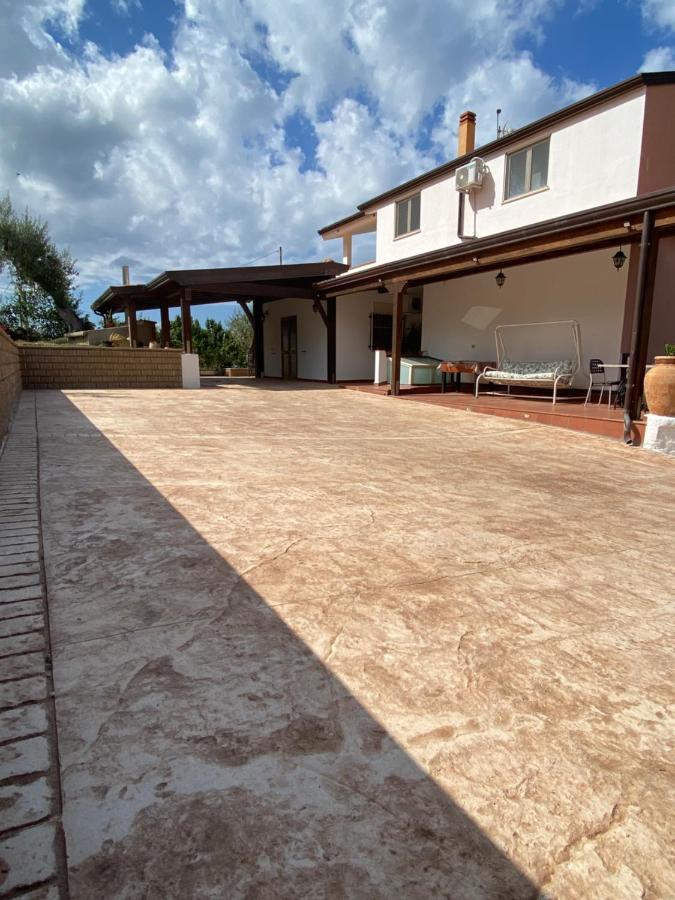 Loft Incantevole Con Idromassaggio Esterno Privato Patti Exterior foto